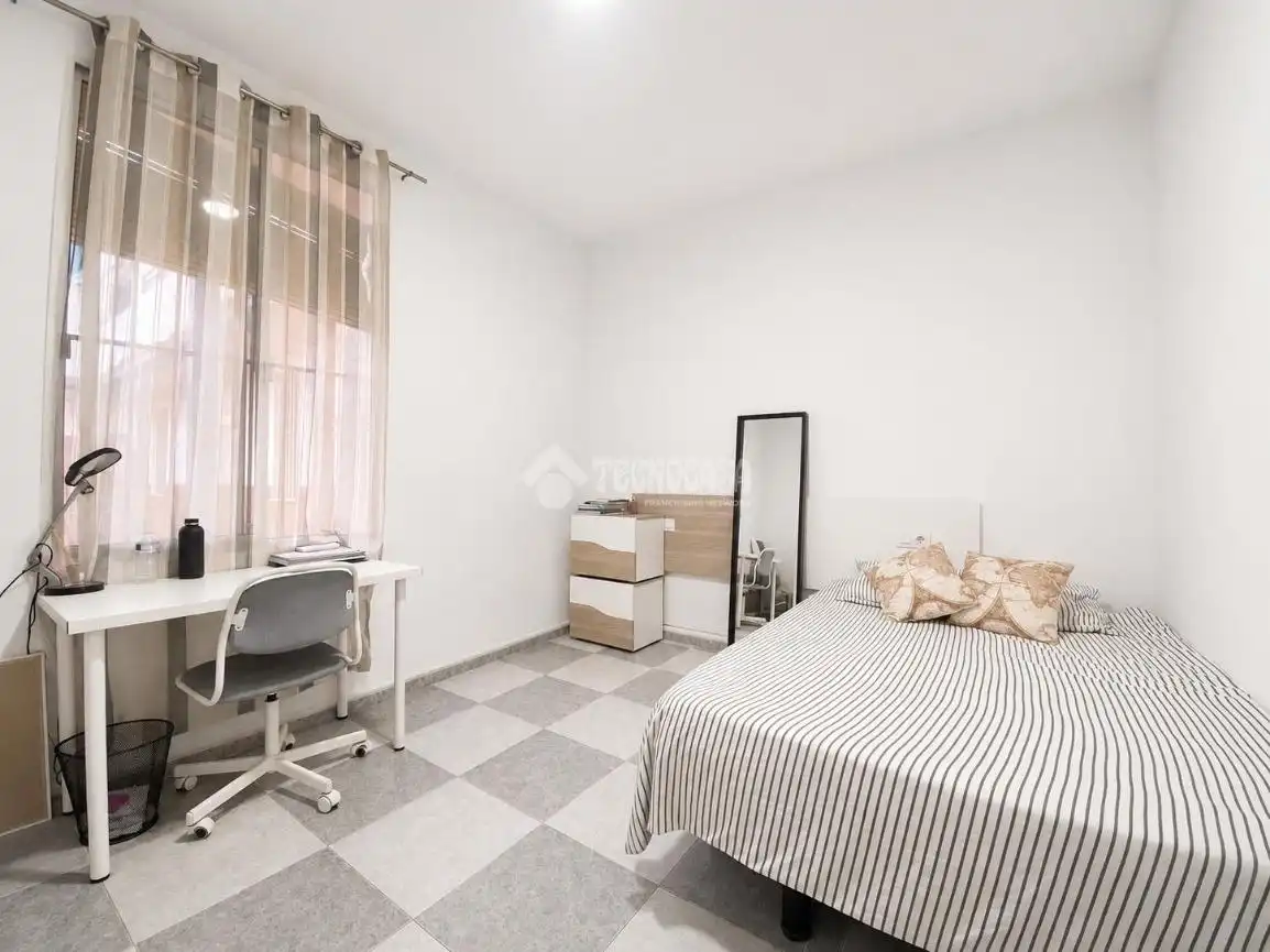 Habitación de Piso en venta en Sevilla