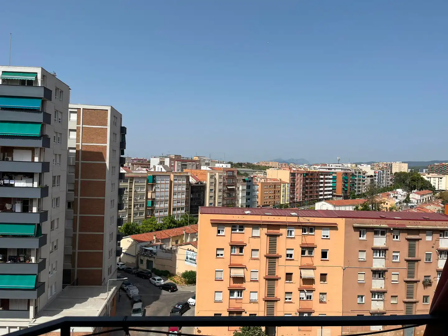 Exterior view of Flat for sale in Sabadell  with Air Conditioner, Heating and Oven