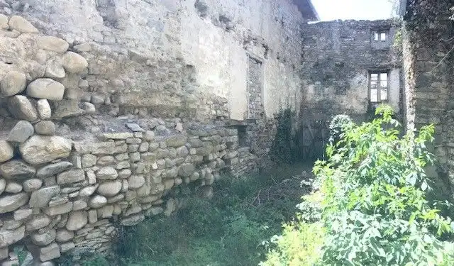 Vista exterior de Casa adosada en venda en Valle de Hecho