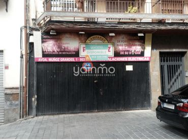 Business premises to rent in Jaén - CL ADARVES BAJOS 35