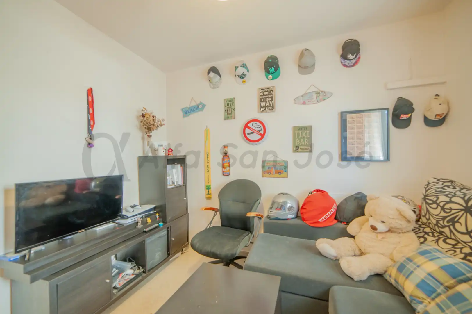 Living room of Flat for sale in Sevilla  with Furnished and Balcony