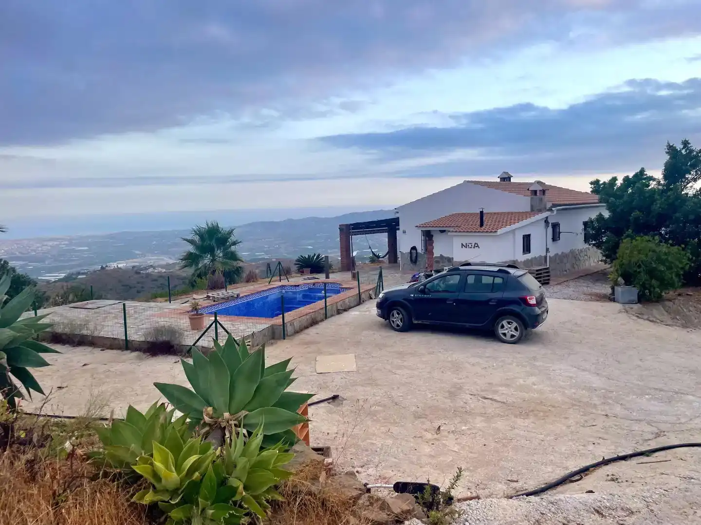 Vista exterior de Finca rústica en venda en Vélez-Málaga amb Jardí privat, Parquet i Piscina