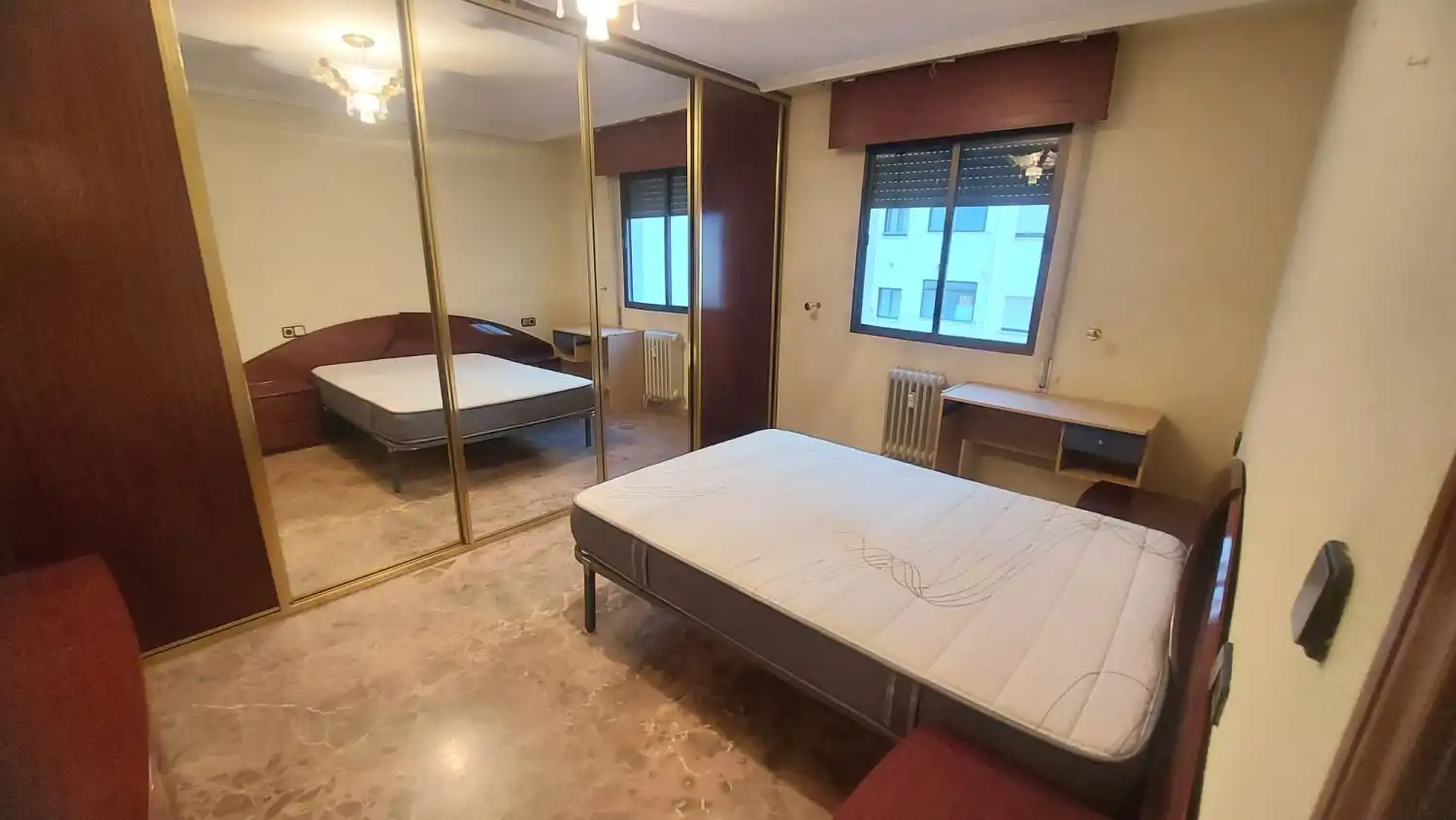 Habitación de Piso de alquiler en Jaén con Calefacción, Terraza y Amueblado