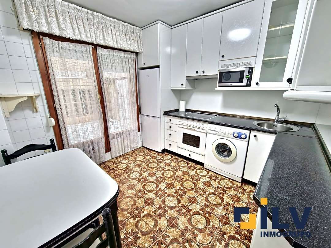 Cocina de Piso en venta en Santurtzi  con Calefacción, Terraza y Balcón