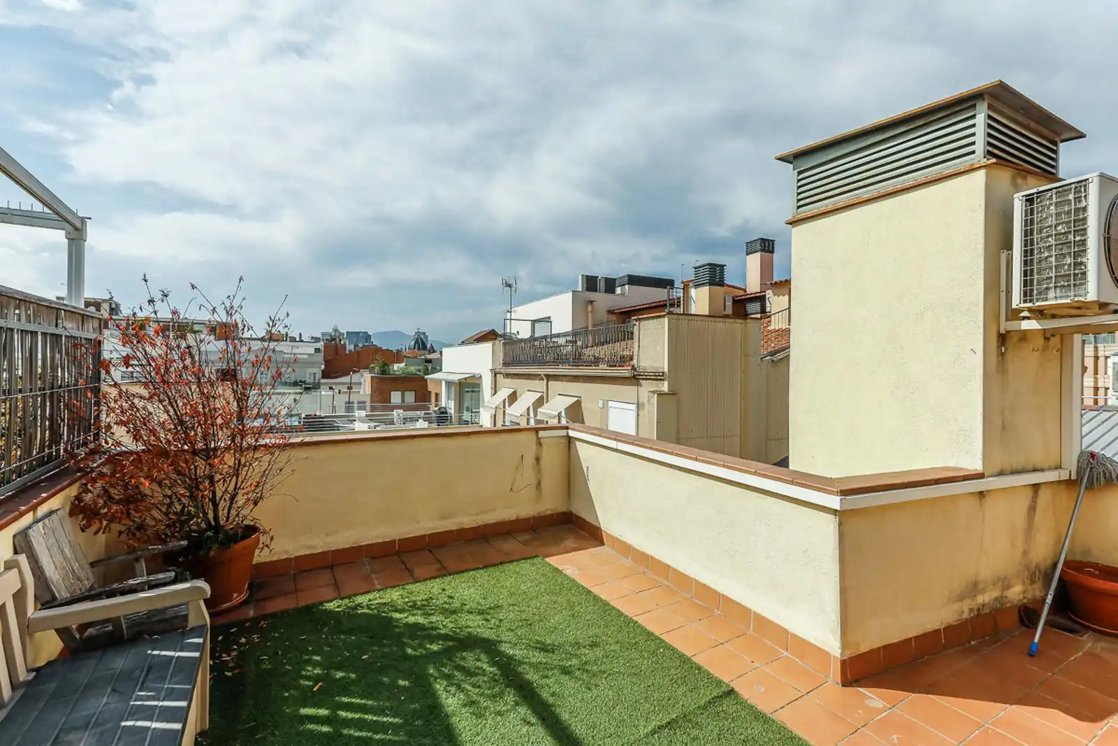 Terrasse von Maisonette zum Verkauf in Sabadell mit Klimaanlage, Heizung und Parkett