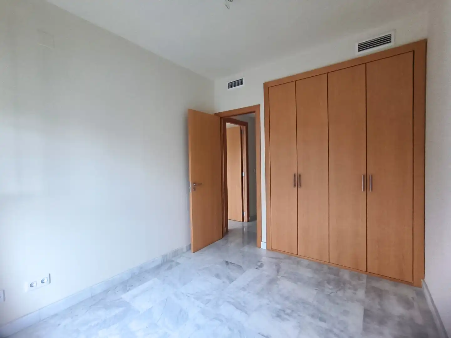 Habitación de Casa adosada en venta en Espartinas con Terraza