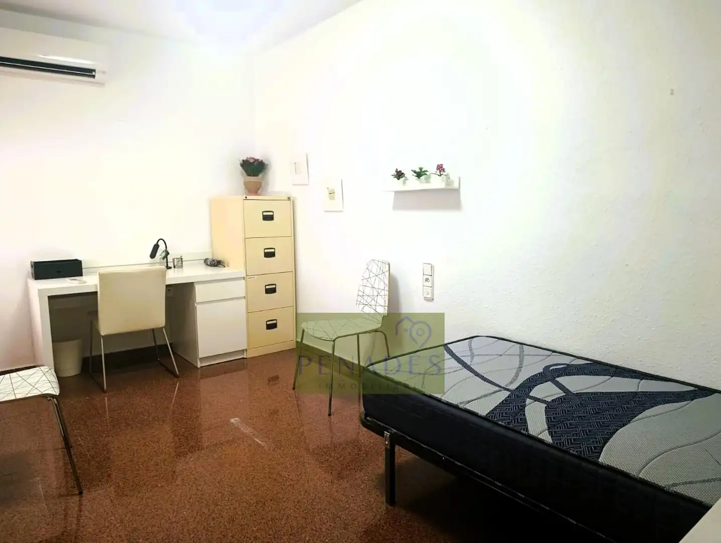 Dormitori de Pis per a compartir en Ontinyent amb Aire condicionat, Calefacció i Terrassa