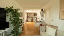 Sala d'estar de Àtic de lloguer en  Madrid Capital amb Aire condicionat, Calefacció i Parquet
