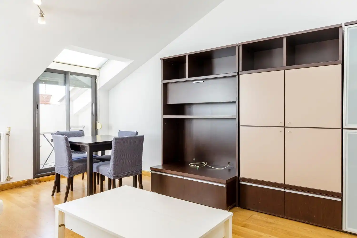 Sala d'estar de Àtic en venda en Zaragoza amb Calefacció, Parquet i Balcó