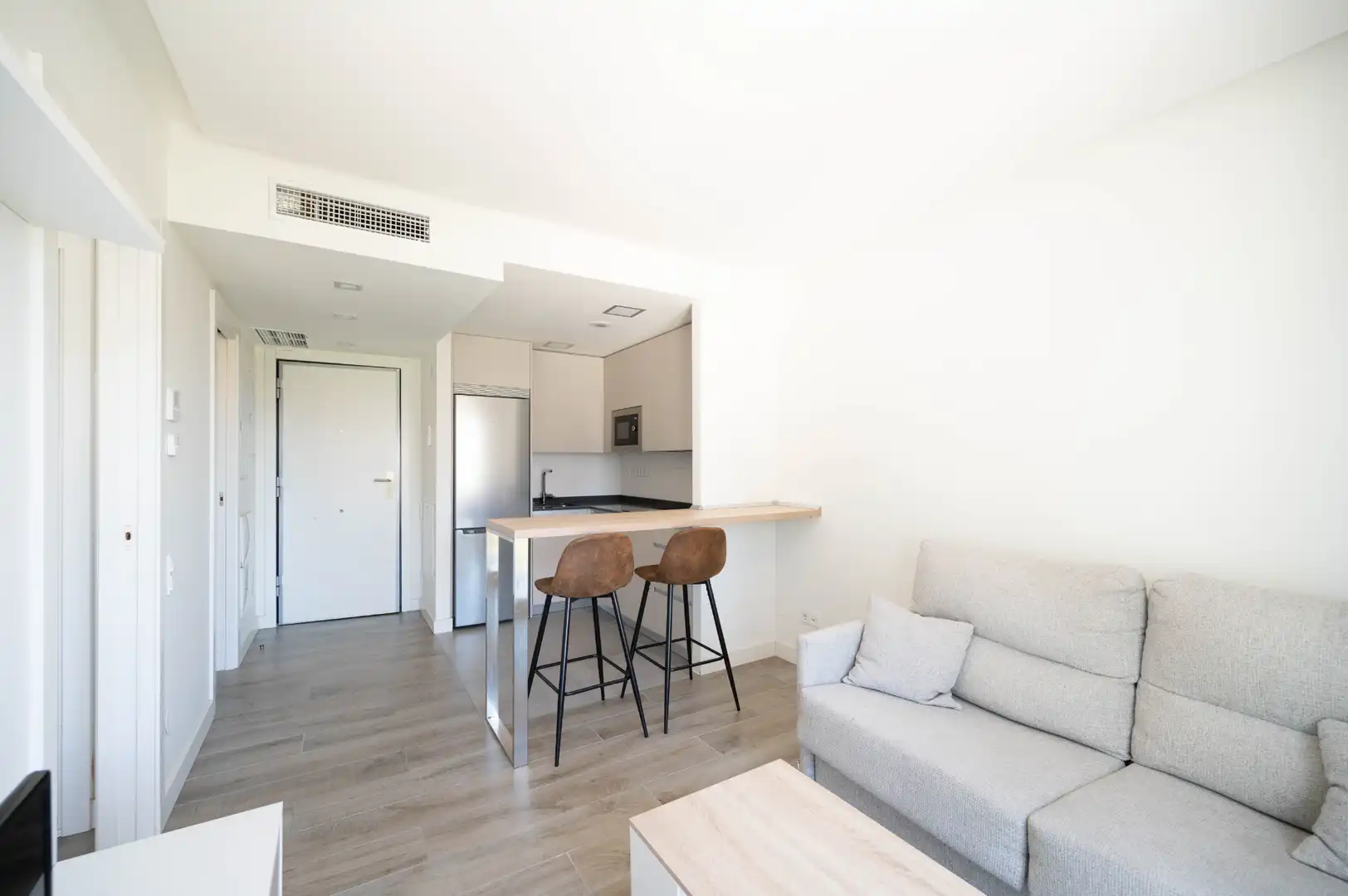 Sala d'estar de Apartament de lloguer en Madrid amb Aire condicionat, Calefacció i Traster
