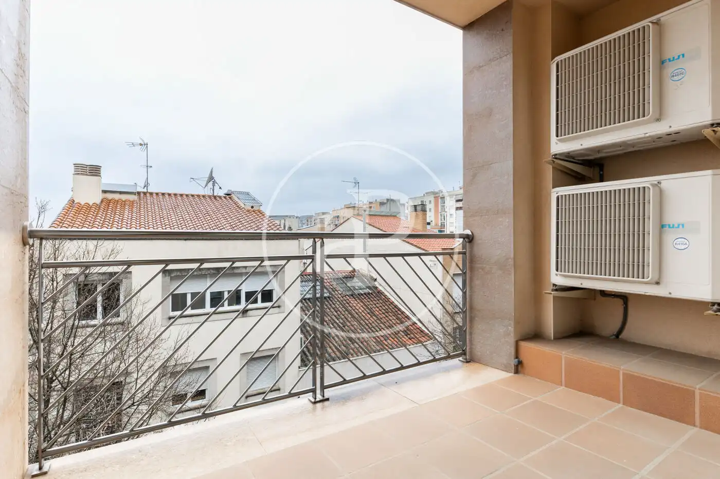 Terrasse von Einfamilien-Reihenhaus zum Verkauf in Sabadell mit Klimaanlage, Heizung und Terrasse
