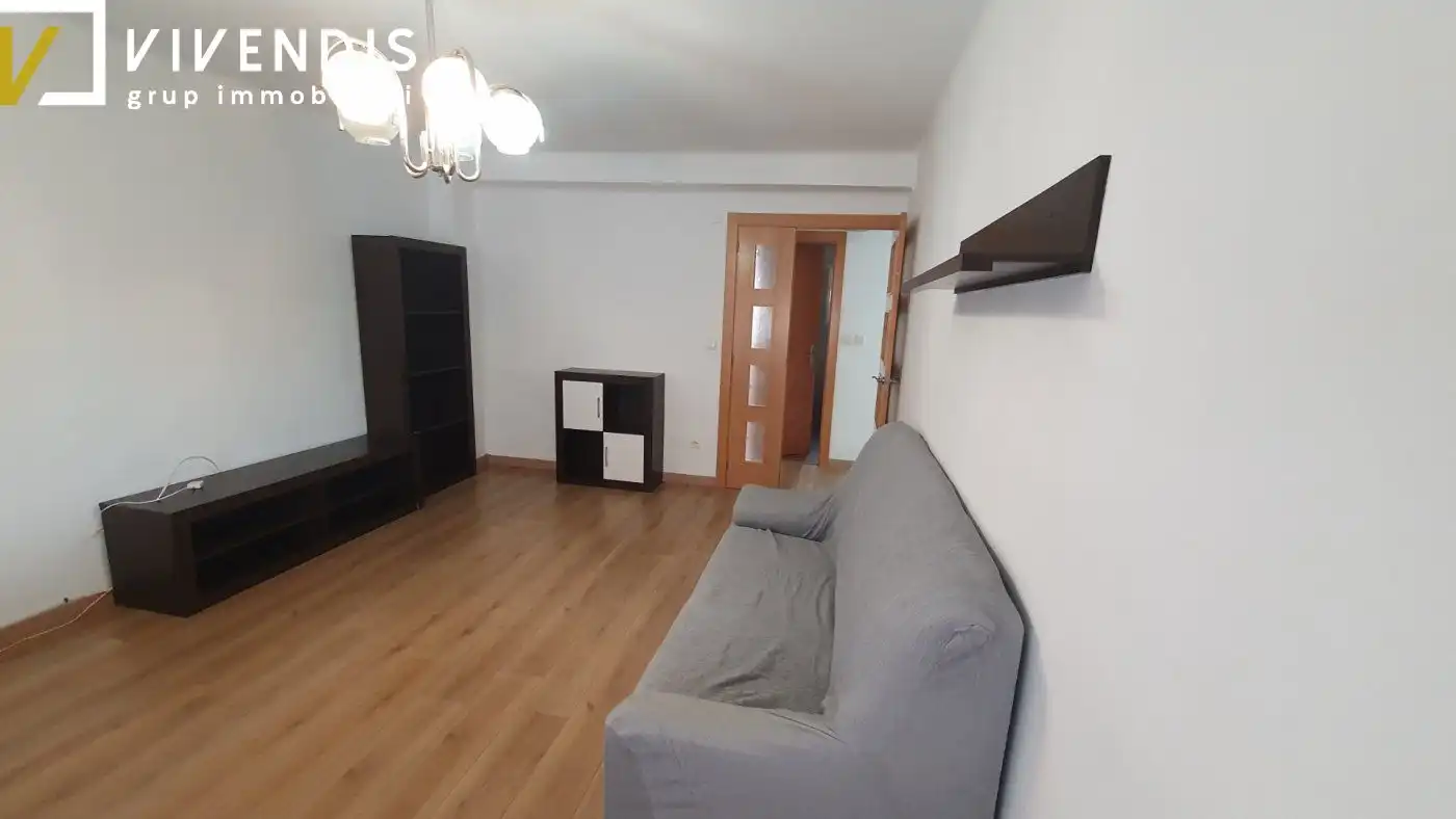 Sala d'estar de Pis de lloguer en Lleida amb Calefacció, Moblat i Balcó