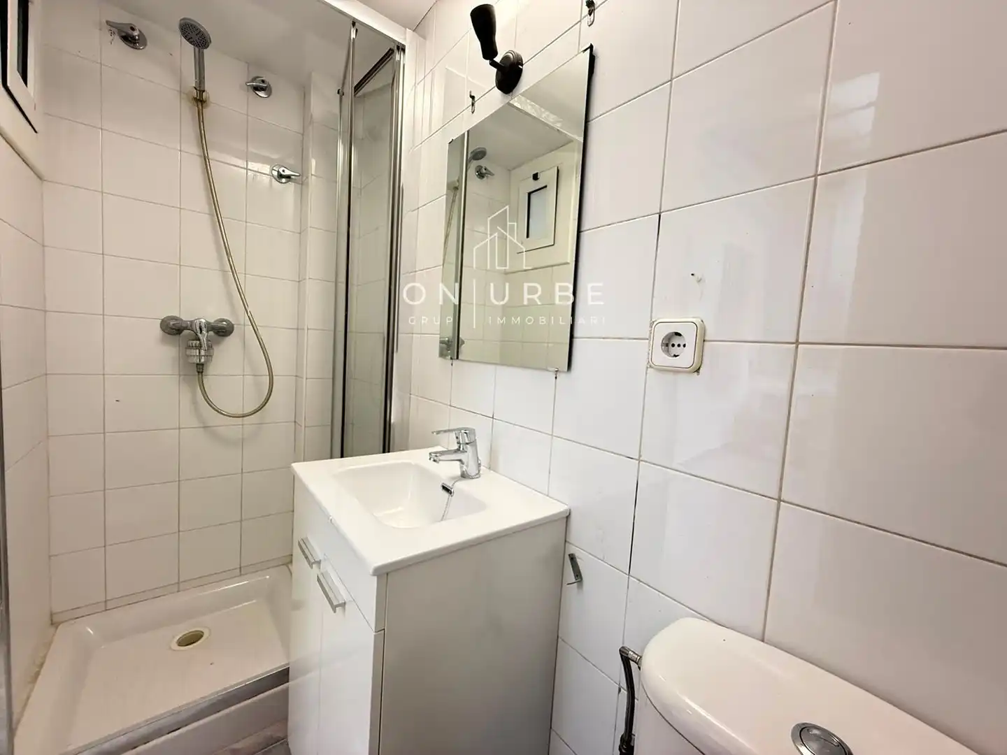 Bany de Pis en venda en Barcelona amb Aire condicionat, Calefacció i Terrassa