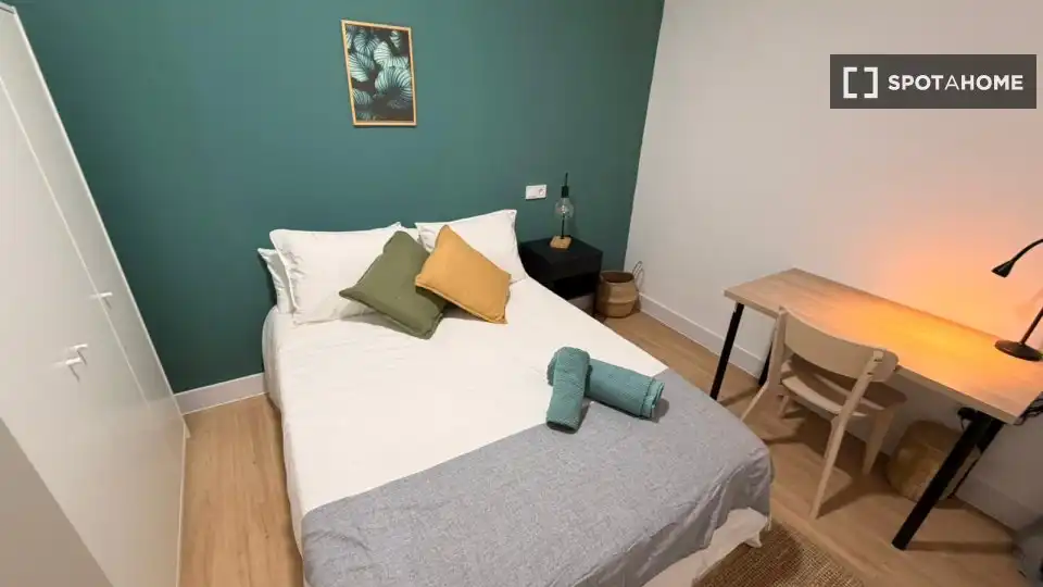 Room in Embajadores - Lavapiés