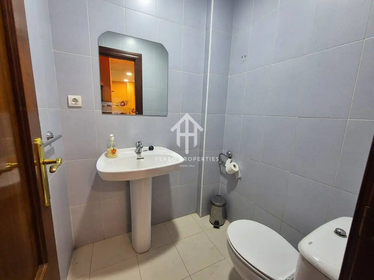 Badezimmer von Geschaftsraum zur Miete in Loja mit Klimaanlage