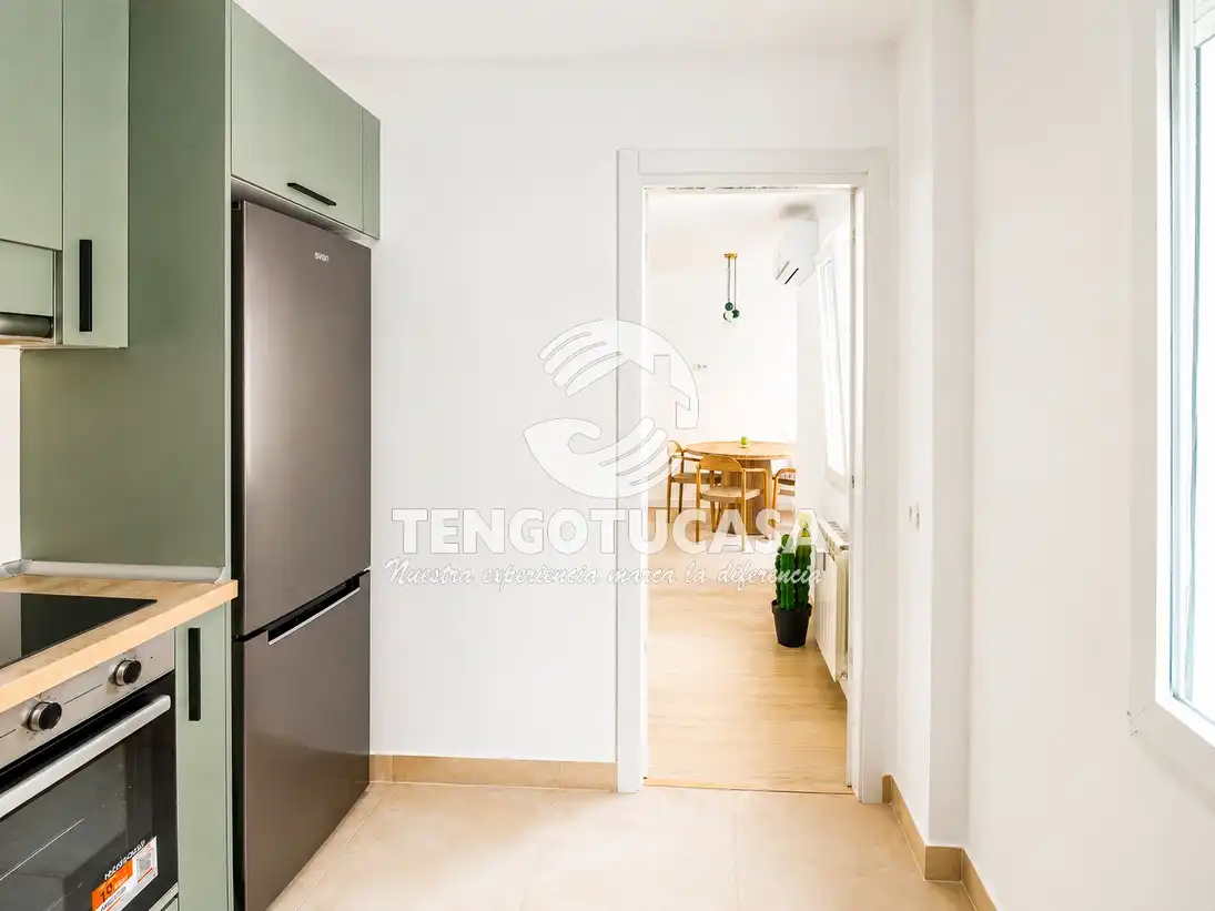 Küche von Wohnung zum Verkauf in Madrid mit Klimaanlage, Möbliert und Ofen