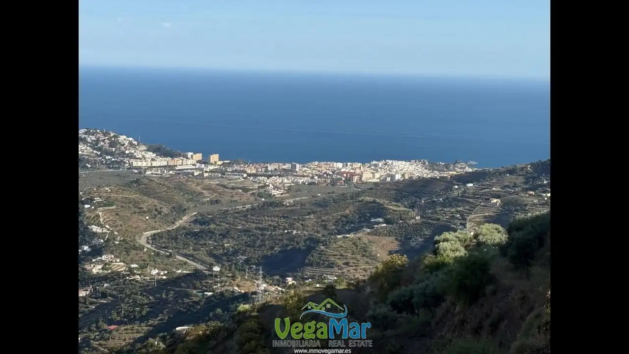 Vista exterior de Finca rústica en venda en Almuñécar amb Terrassa i Piscina