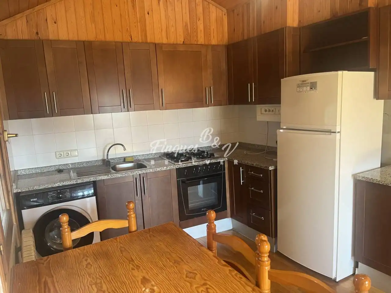 Cuina de Àtic en venda en Bellver de Cerdanya amb Calefacció, Parquet i Moblat