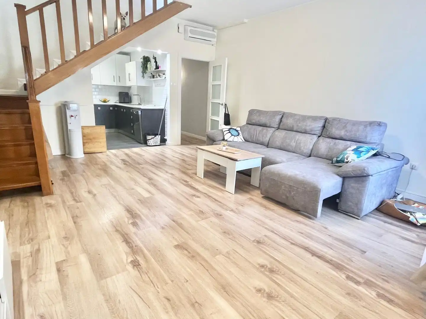 Sala de estar de Ático en venta en Cerdanyola del Vallès con Aire acondicionado, Calefacción y Parquet