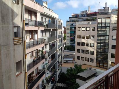 Exterior view of Flat for sale in  Barcelona Capital  with Air Conditioner, Parquet flooring and Furnished