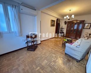 Sala d'estar de Pis en venda en  Madrid Capital amb Aire condicionat, Calefacció i Parquet