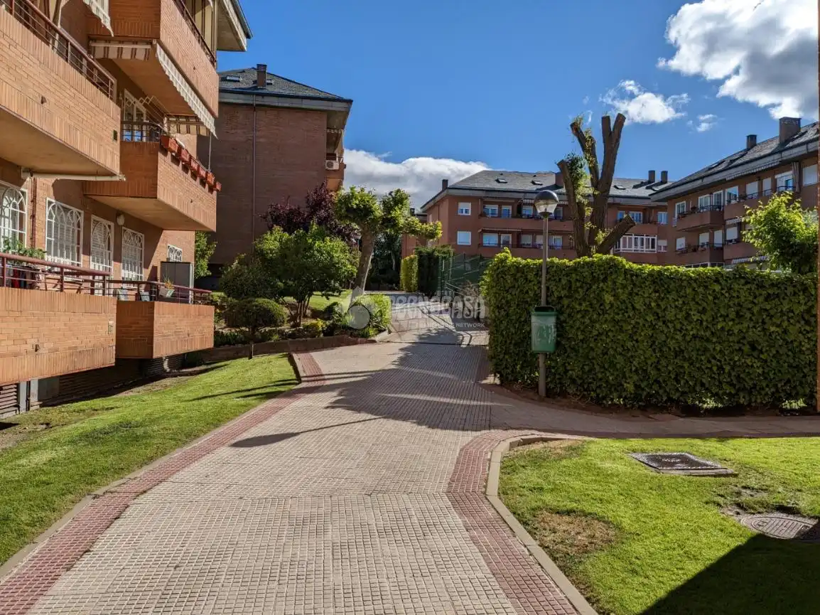 Vista exterior de Piso en venta en Collado Villalba con Aire acondicionado, Calefacción y Terraza