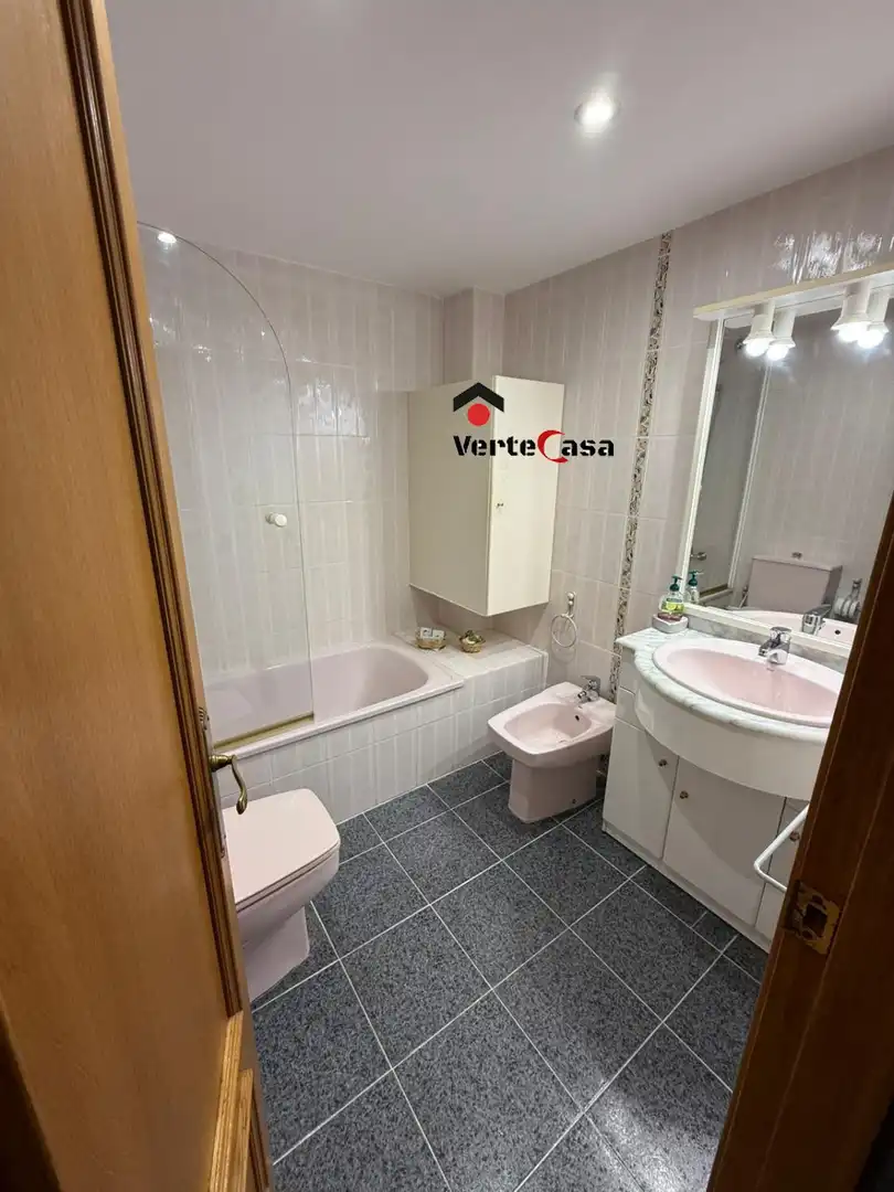 Bany de Apartament de lloguer en El Puig de Santa Maria amb Calefacció, Terrassa i Piscina comunitària