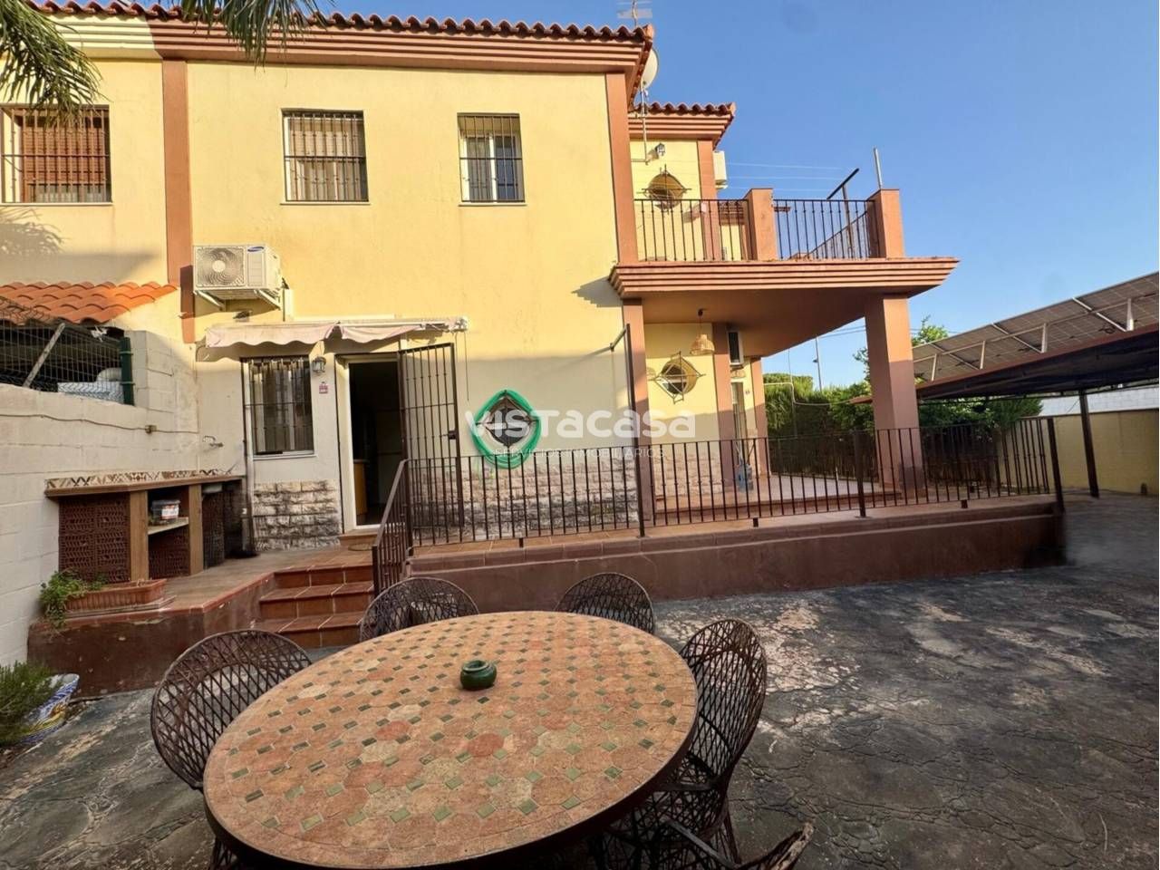 Exterior view of House or chalet for sale in Alcalá de Guadaira  with Air Conditioner, Private garden and Terrace