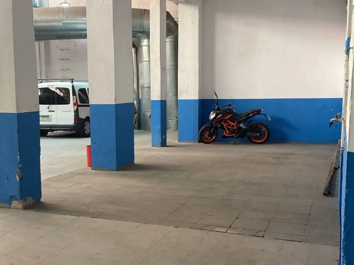 Parking of Garage for rent in Madrid  with Alarm