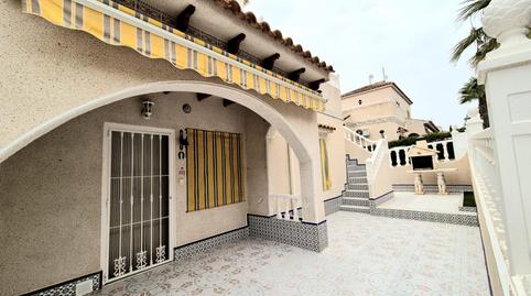 Foto 3 de Casa adosada en venda a Calle Moncayo, 27, Los Balcones - Los Altos, Torrevieja