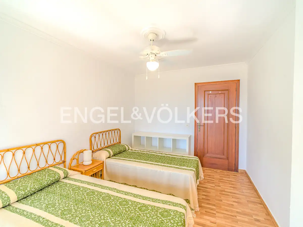 Habitación de Apartamento en venta en Alicante / Alacant con Calefacción y Terraza