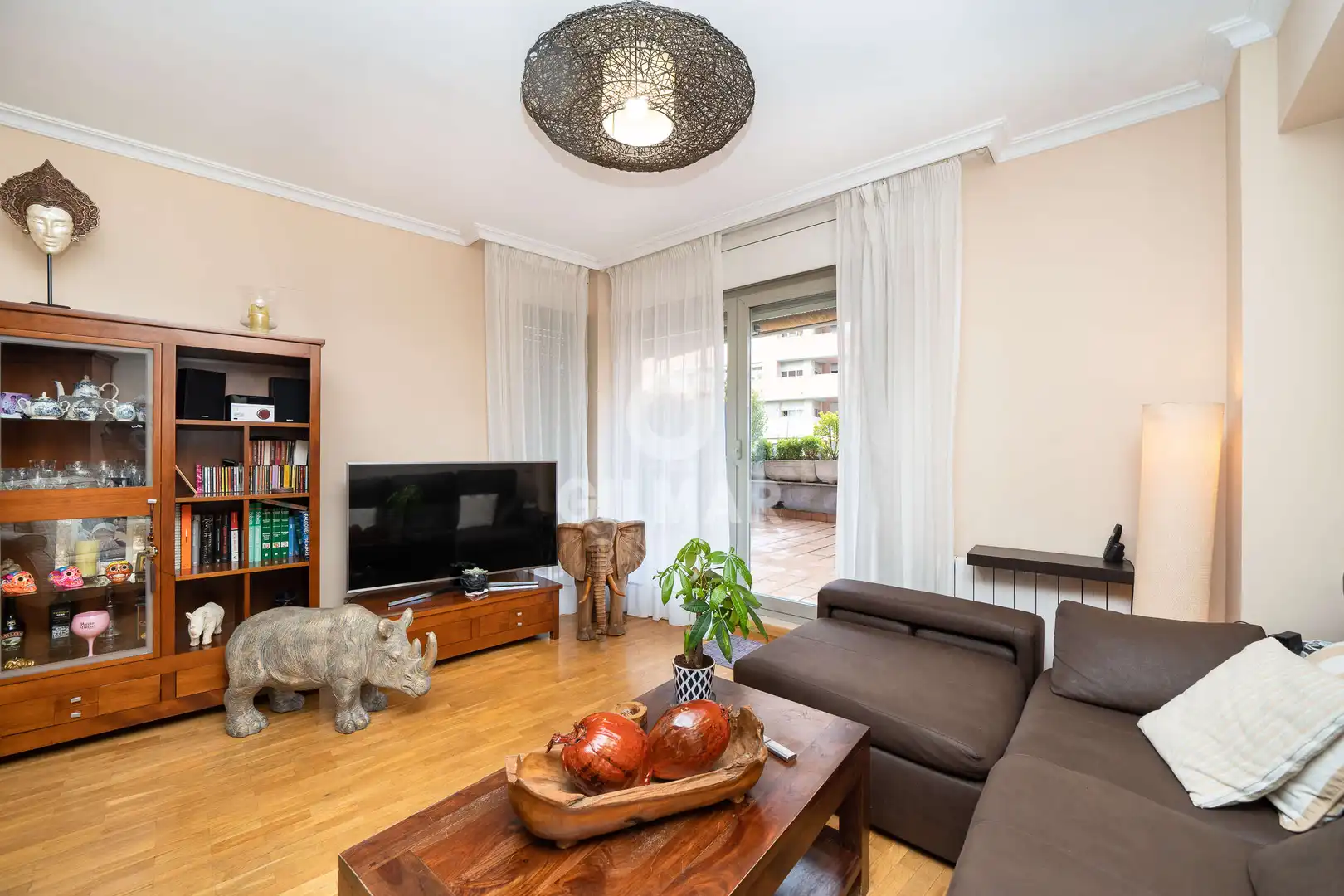 Sala de estar de Planta baja en venta en Madrid con Calefacción, Jardín privado y Piscina
