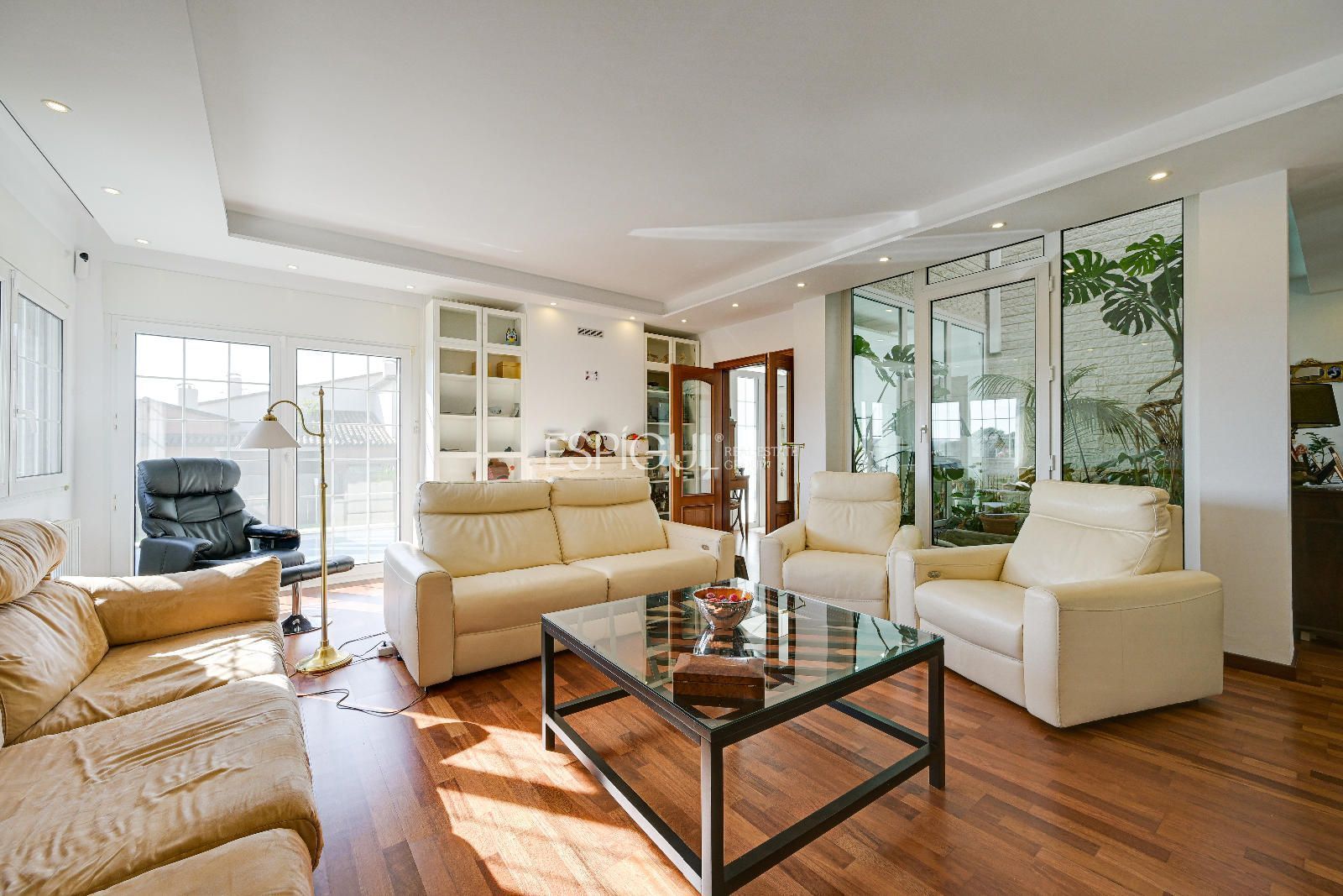 Living room of House or chalet for sale in Girona Capital  with Air Conditioner, Heating and Terrace