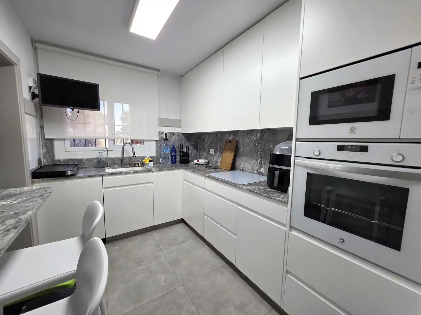 Cuina de Casa o xalet en venda en Benicasim / Benicàssim amb Aire condicionat, Calefacció i Jardí privat