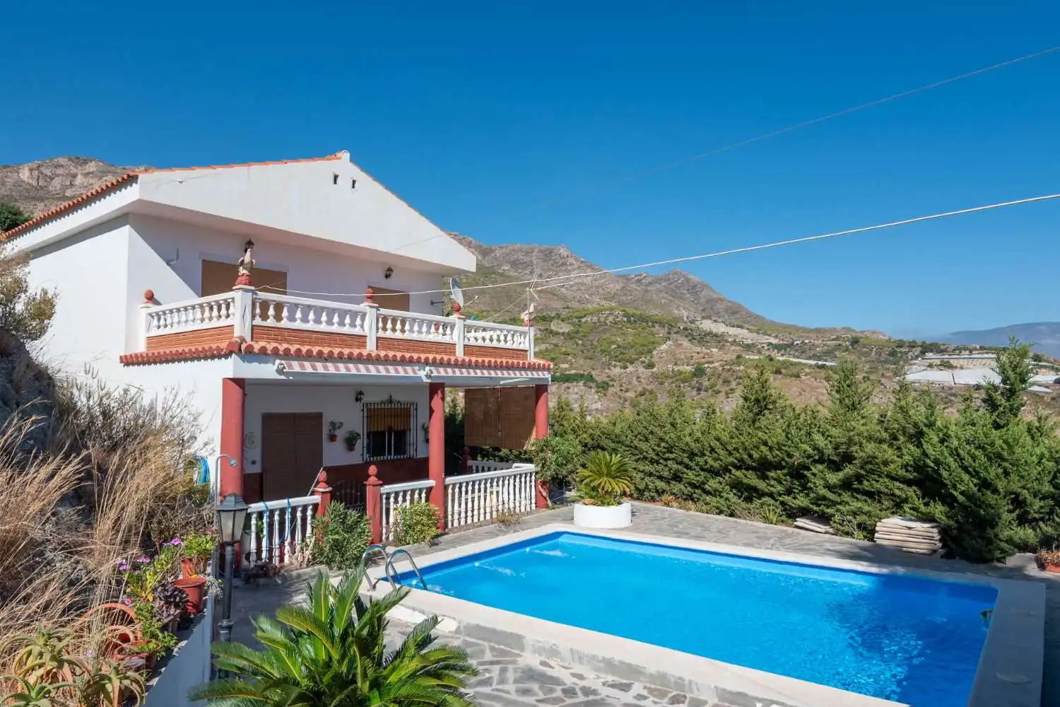 Vista exterior de Casa o chalet en venta en Molvízar con Terraza y Piscina