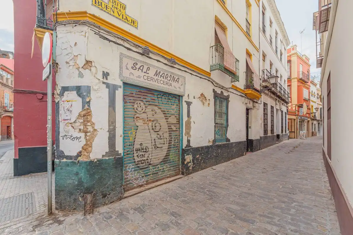 Vista exterior de Planta baixa en venda en Sevilla amb Calefacció