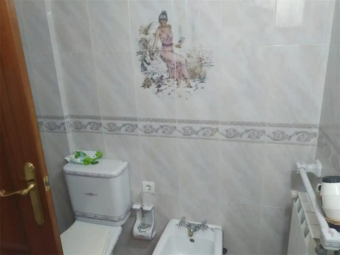 Baño de Piso en venta en Pozoblanco con Amueblado, Lavadora y Microondas