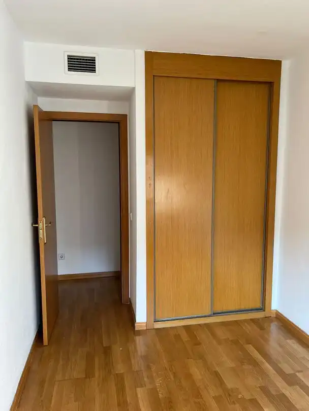 Flat for rent in Madrid  with Air Conditioner, Heating and Private garden