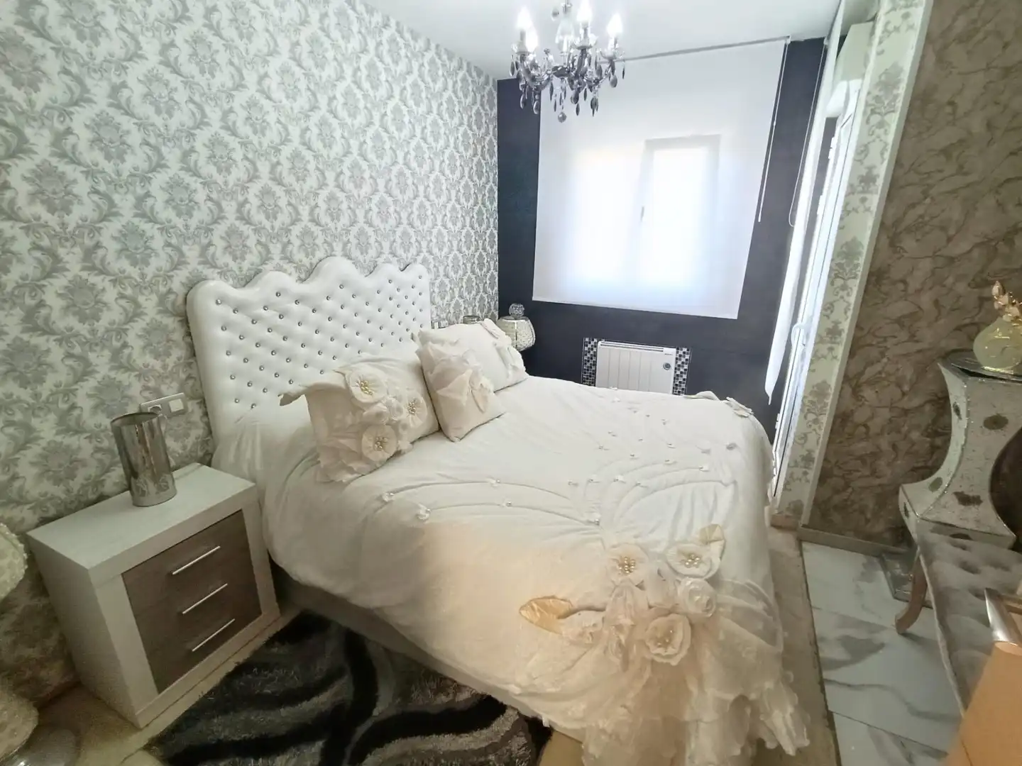 Schlafzimmer von Einfamilien-Reihenhaus zum Verkauf in Petrer mit Klimaanlage, Heizung und Gemeinschaftspool