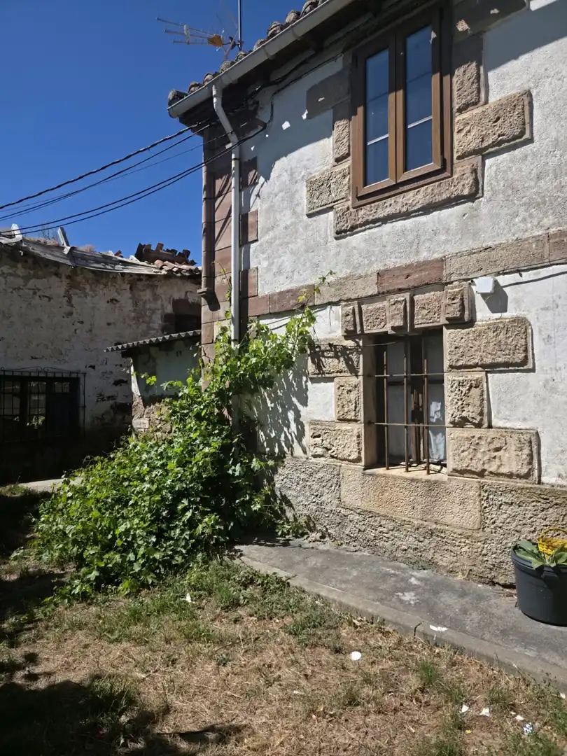 Vista exterior de Casa o chalet en venta en Salinas de Pisuerga con Trastero