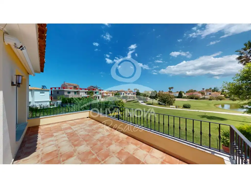 Vista exterior de Casa o chalet en venta en Oliva con Terraza y Piscina