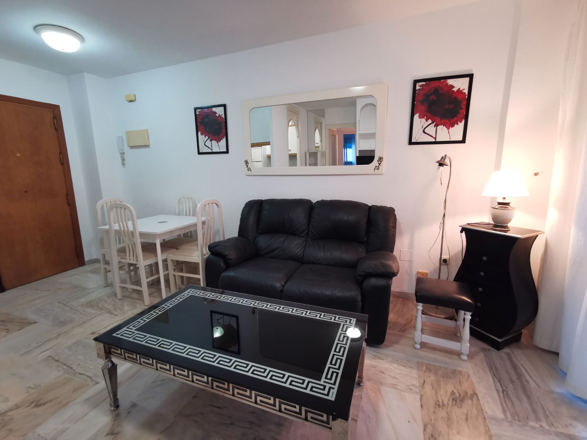 Sala de estar de Piso de alquiler en Benalmádena con Terraza, Amueblado y Horno