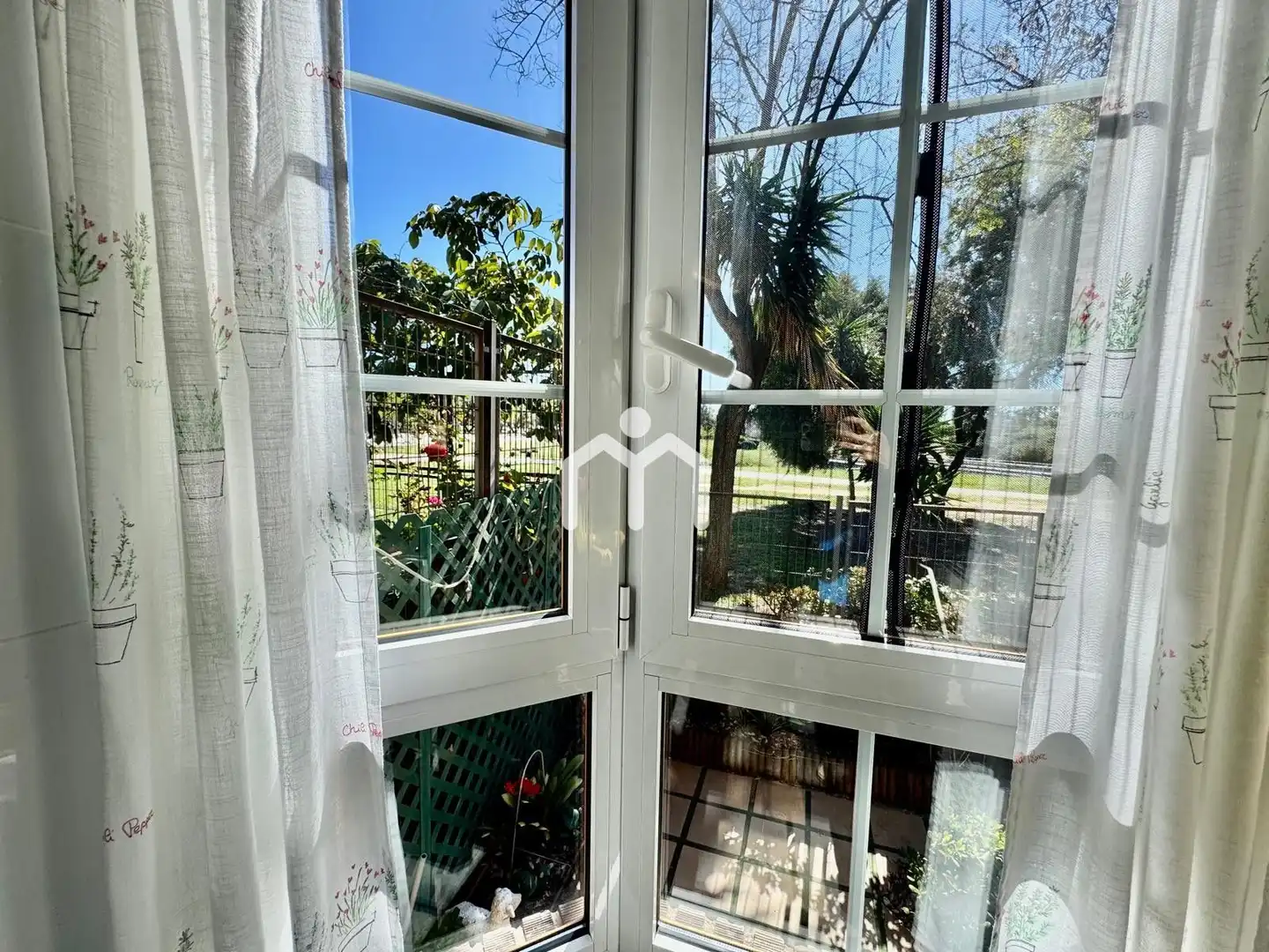 Jardí de Casa o xalet en venda en Badalona amb Aire condicionat, Calefacció i Jardí privat