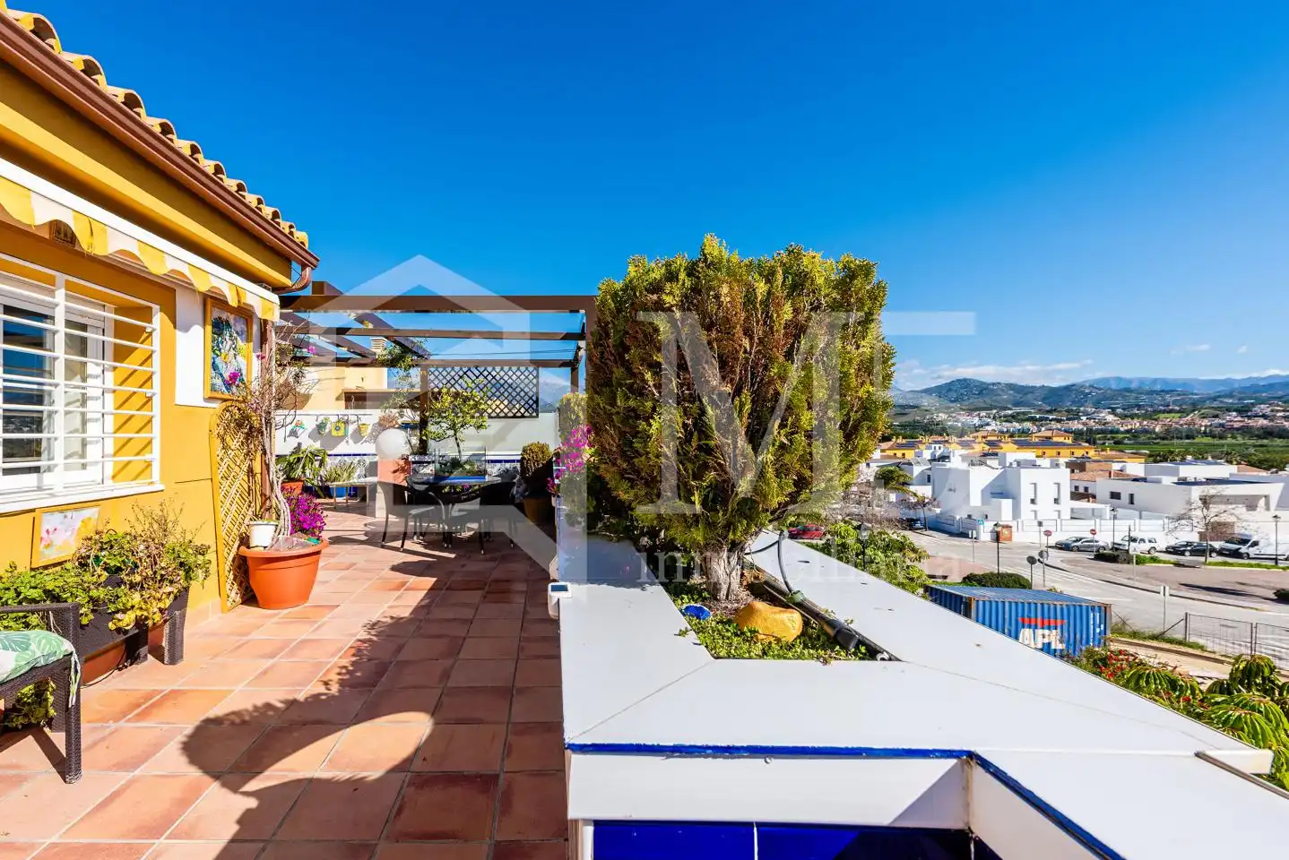 Außenansicht von Dachboden zum Verkauf in Vélez-Málaga mit Klimaanlage, Terrasse und Abstellraum
