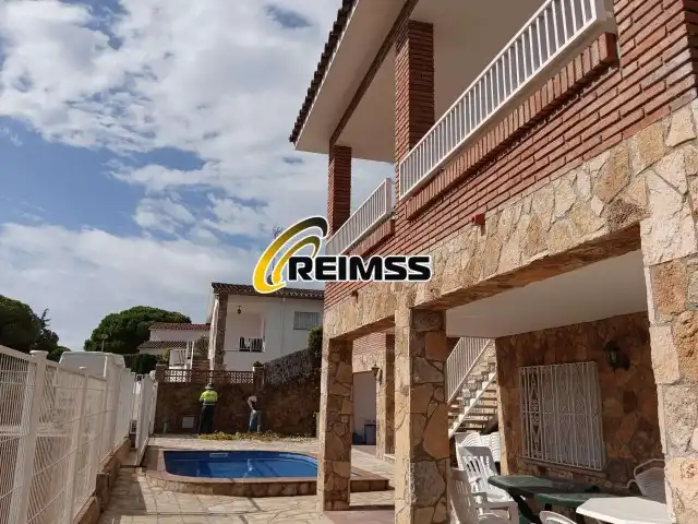 Houses for sale in Calle Finlandia 9, Canyelles