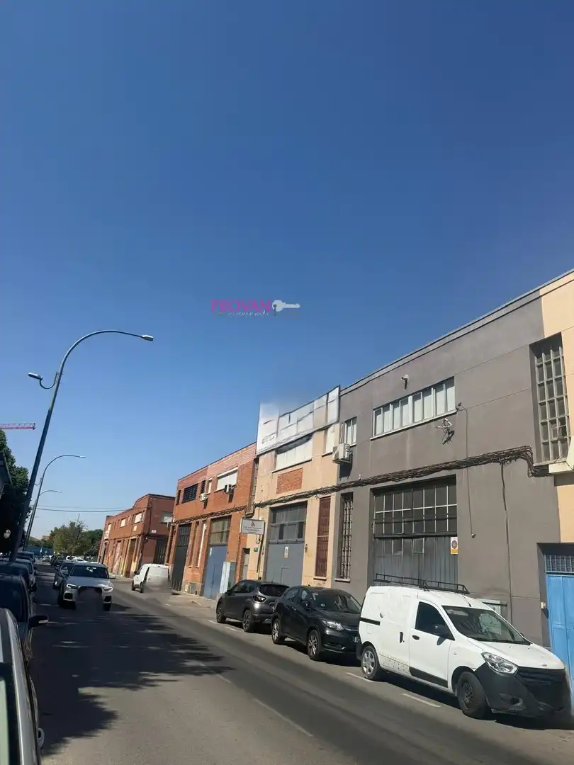 Nave industrial en venta en Parque Cataluña