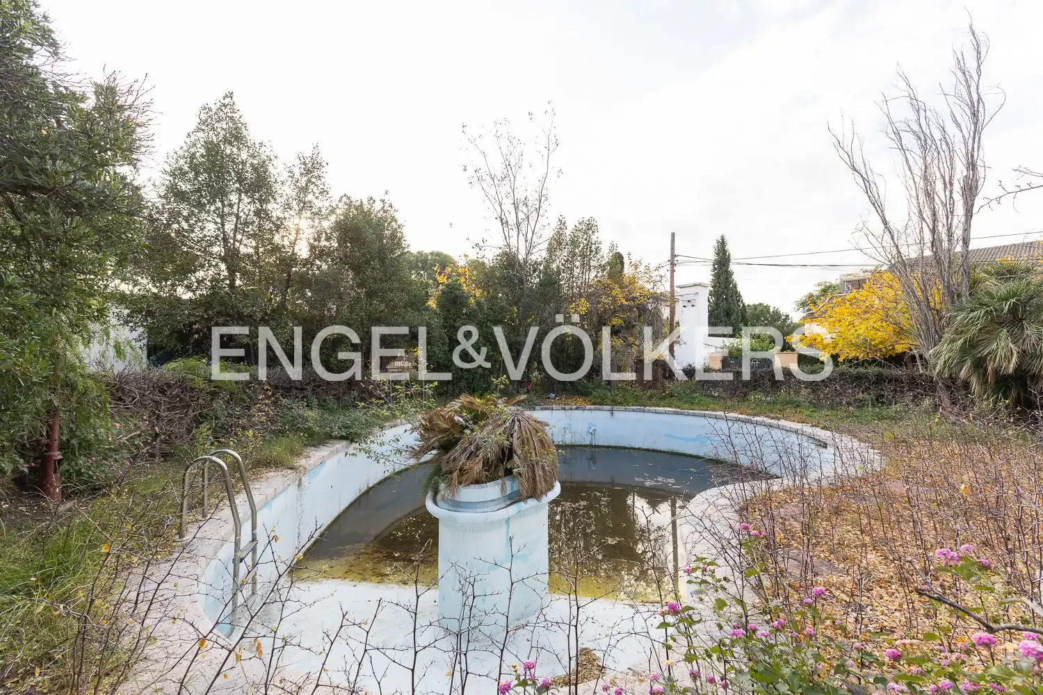 Piscina de Casa o chalet en venta en Paterna con Aire acondicionado, Calefacción y Jardín privado