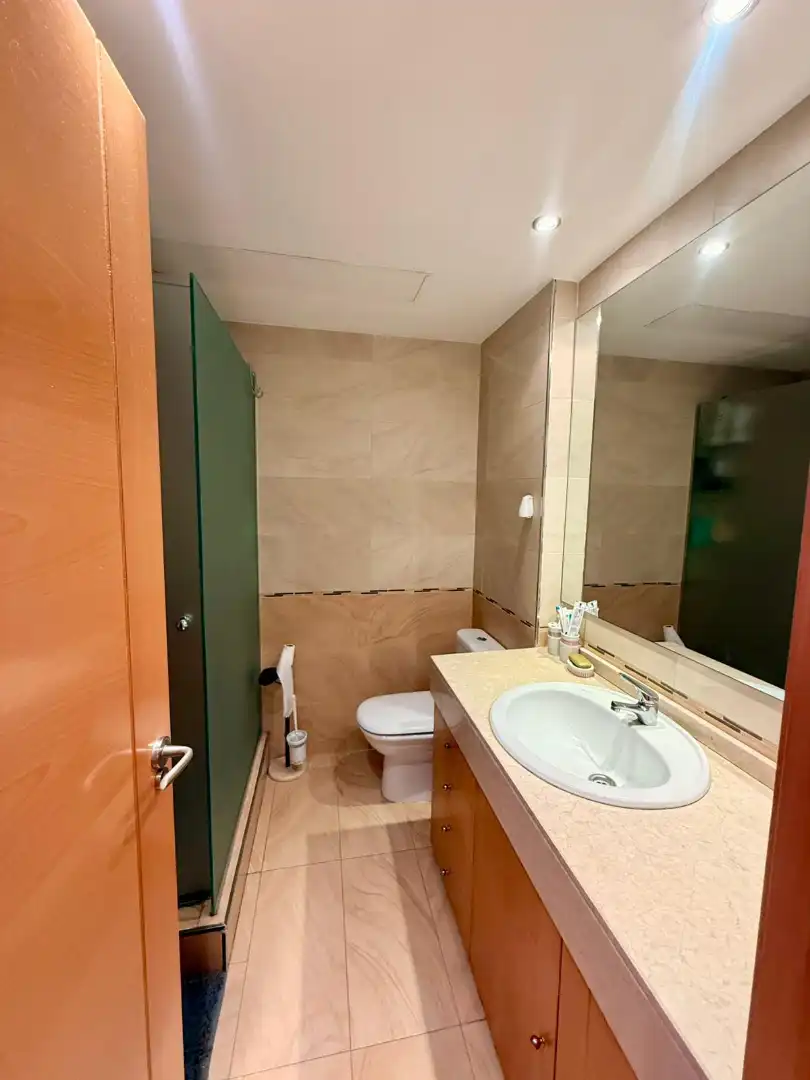 Baño de Piso en venta en Madrid con Aire acondicionado, Calefacción y Horno
