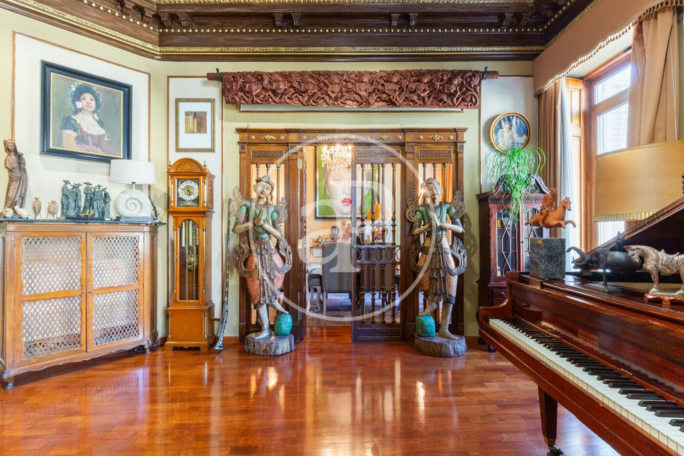 Flat for sale in  Valencia Capital  with Air Conditioner, Heating and Storage room