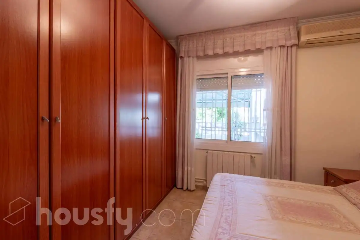 Habitación de Planta baja en venta en Vilanova i la Geltrú con Aire acondicionado, Calefacción y Terraza
